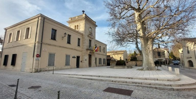 Paradou (13520)
